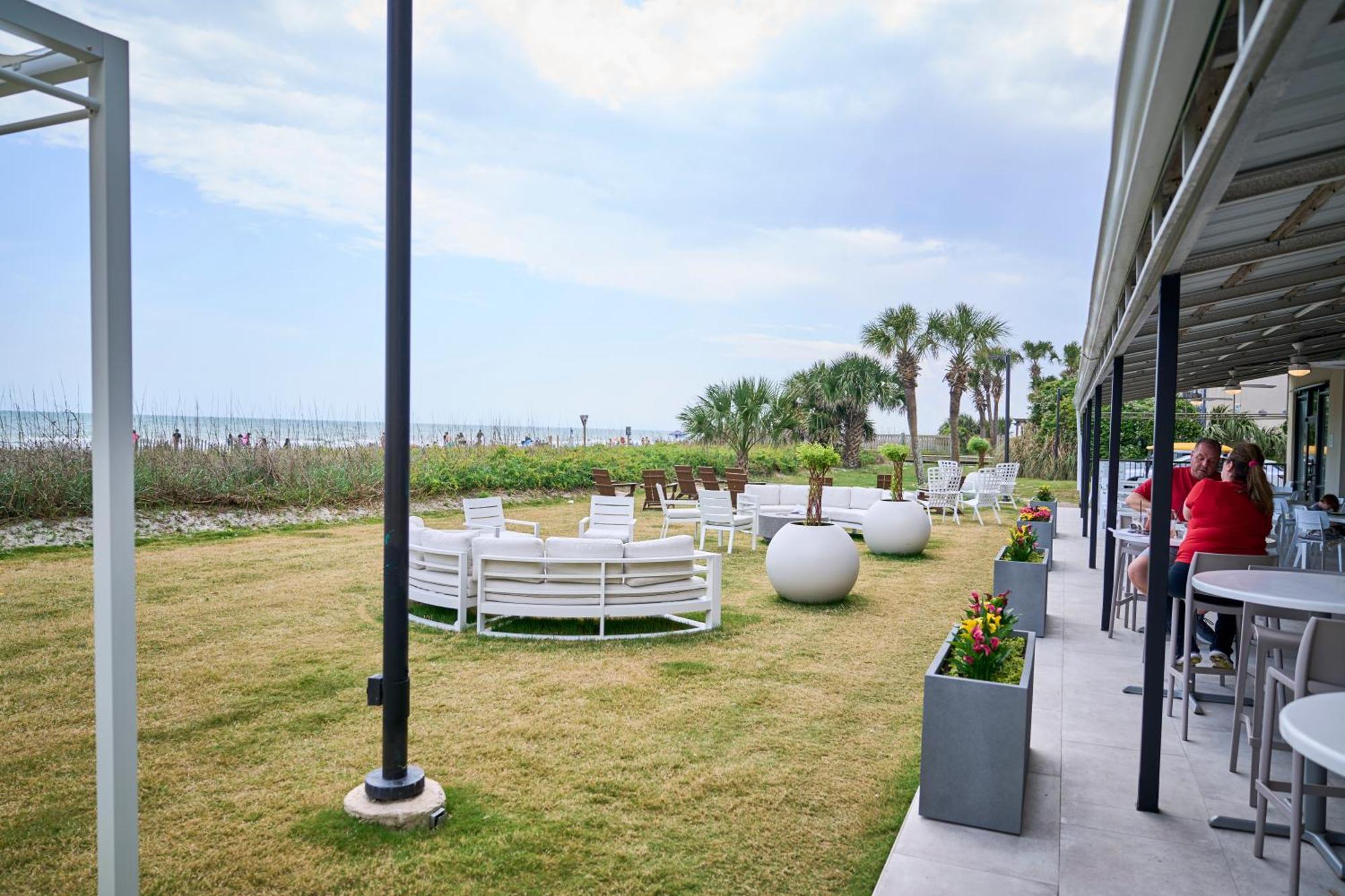 Resort North Shore Oceanfront 3*
